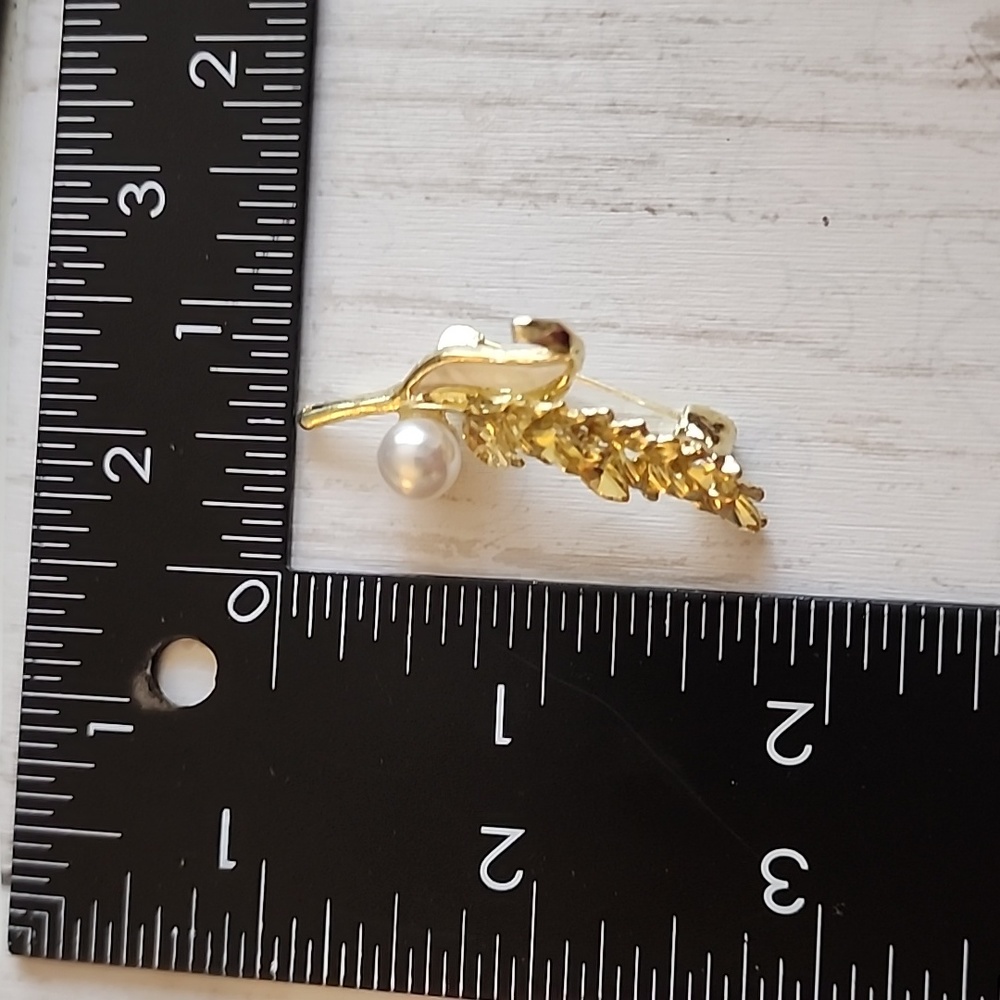 Wheat Sprig Brooch with Simulated Pearl GEMS Harvest Fall - Picture 3 of 4